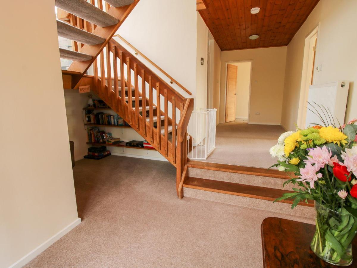 Bicton Lea Villa Acton  Exterior photo